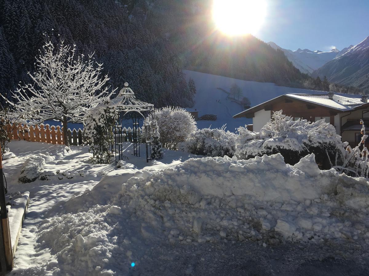 Appartement O. Tom'S Huette Neustift im Stubaital Exterior photo