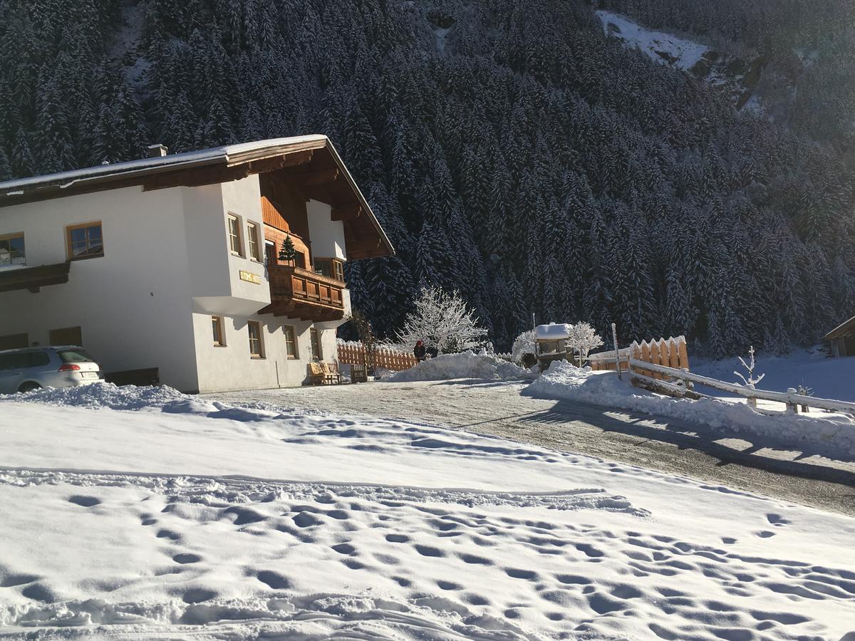 Appartement O. Tom'S Huette Neustift im Stubaital Exterior photo